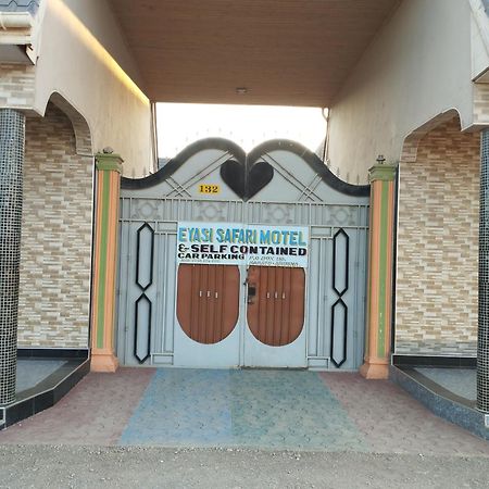 Lake Eyasi Safari Motel Mangola エクステリア 写真