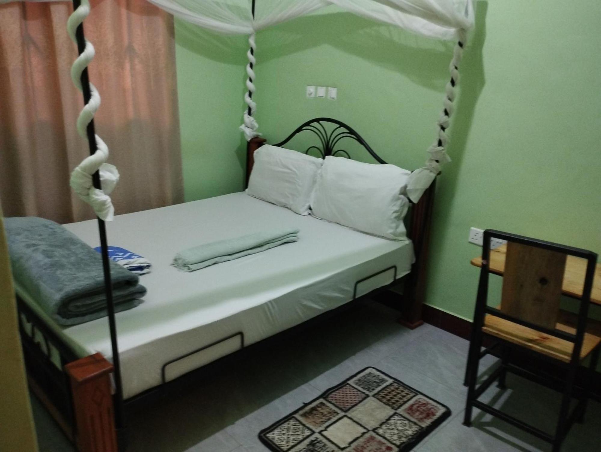 Lake Eyasi Safari Motel Mangola エクステリア 写真